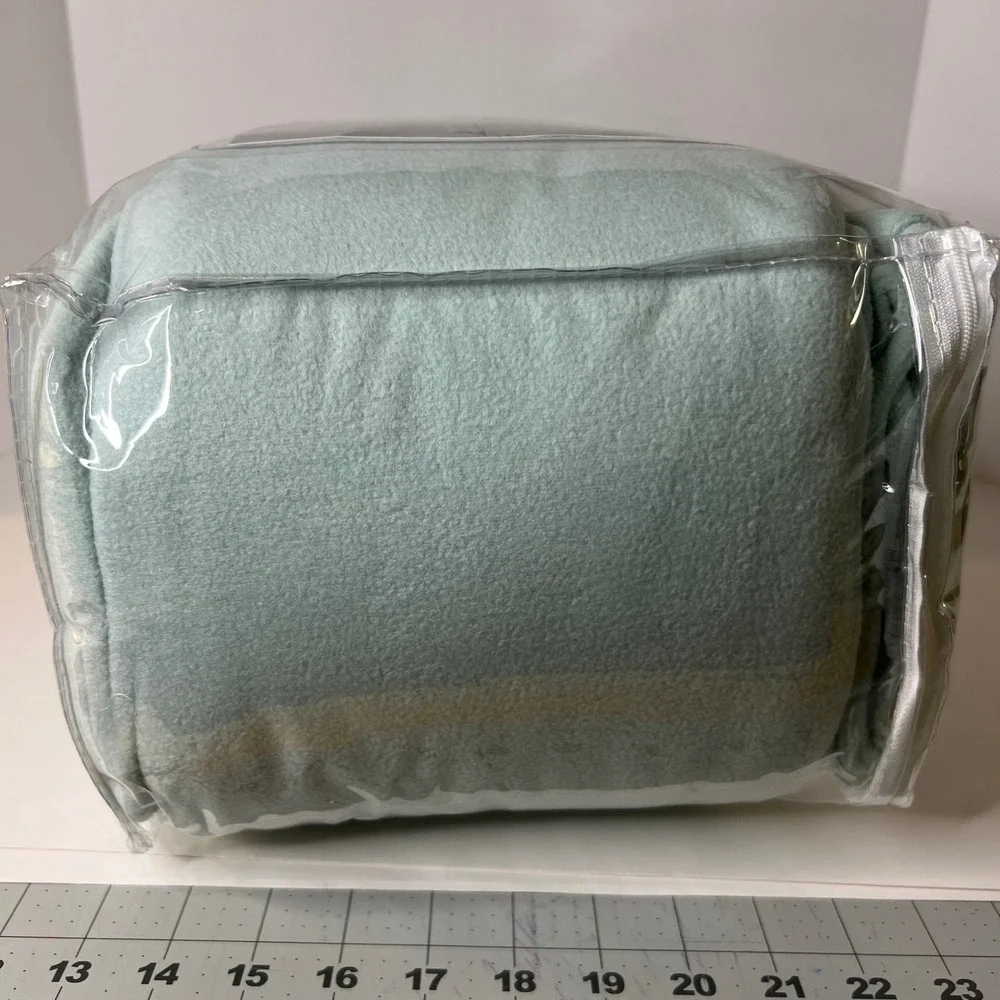Berkshire Blanket & Home Co Full Size Sea‎ Mist 2 xtra Pillowcases